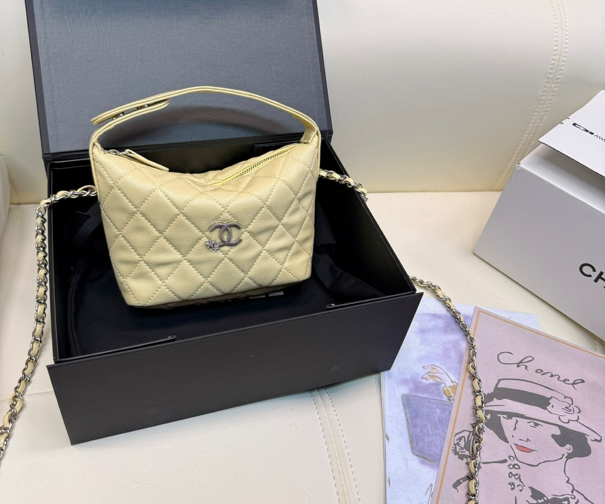 CHANEL Mini Hobo Star CC