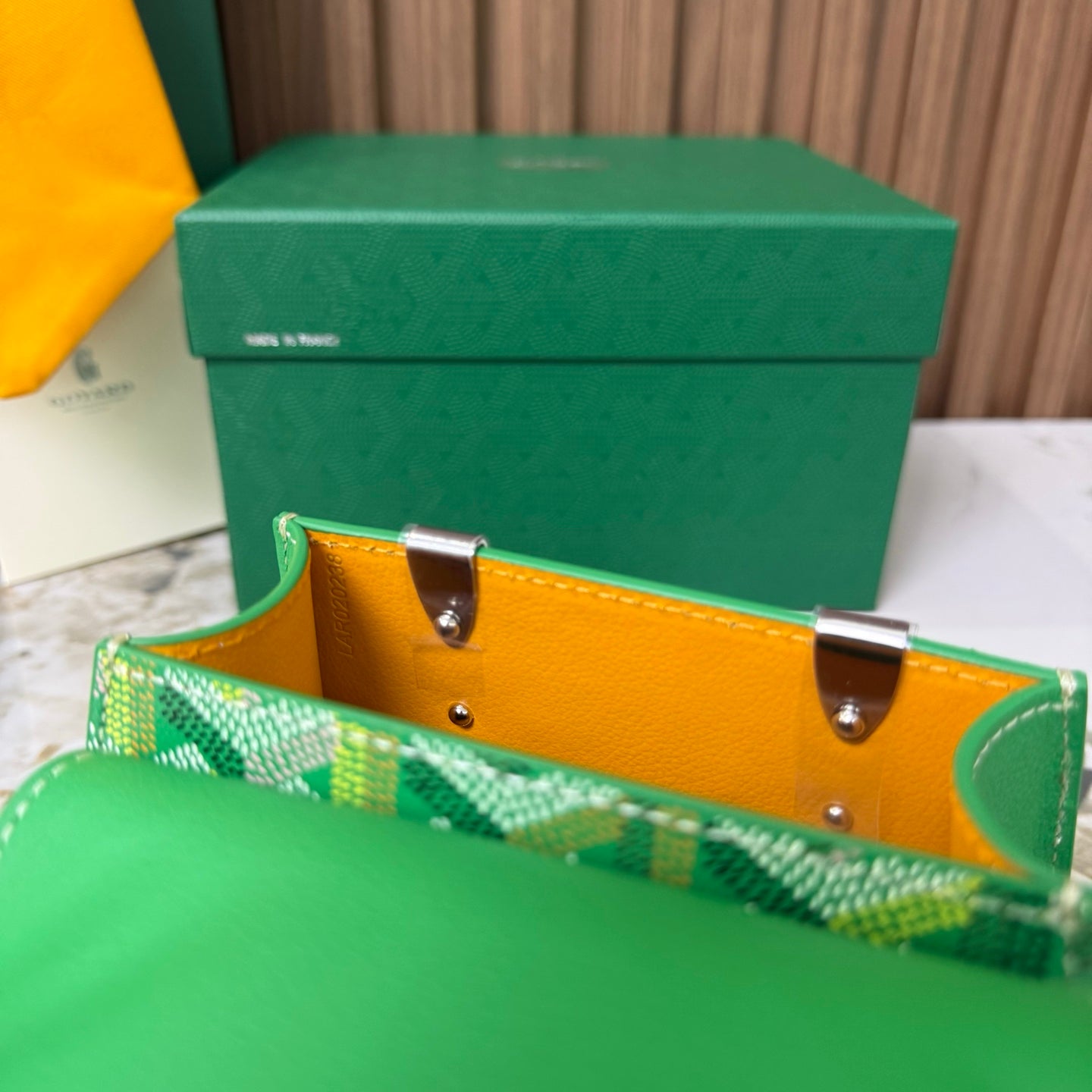 Goyard Saïgon Mini – Verde com Pega em Madeira