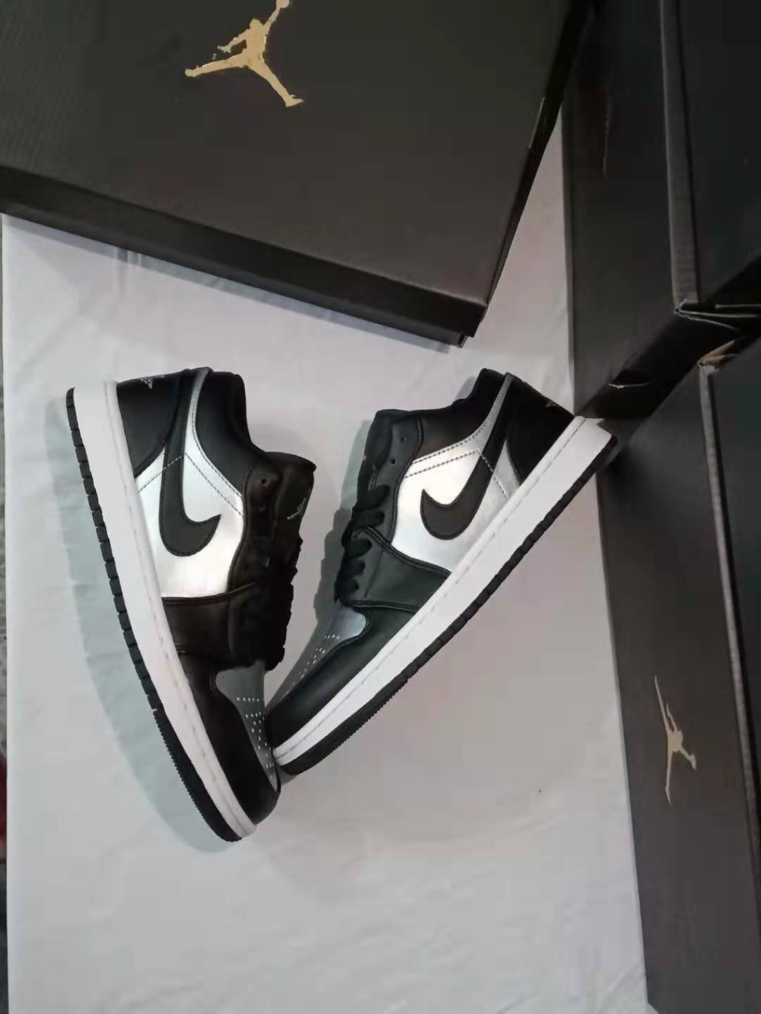 Air Jordan 1 Low Black/Grey