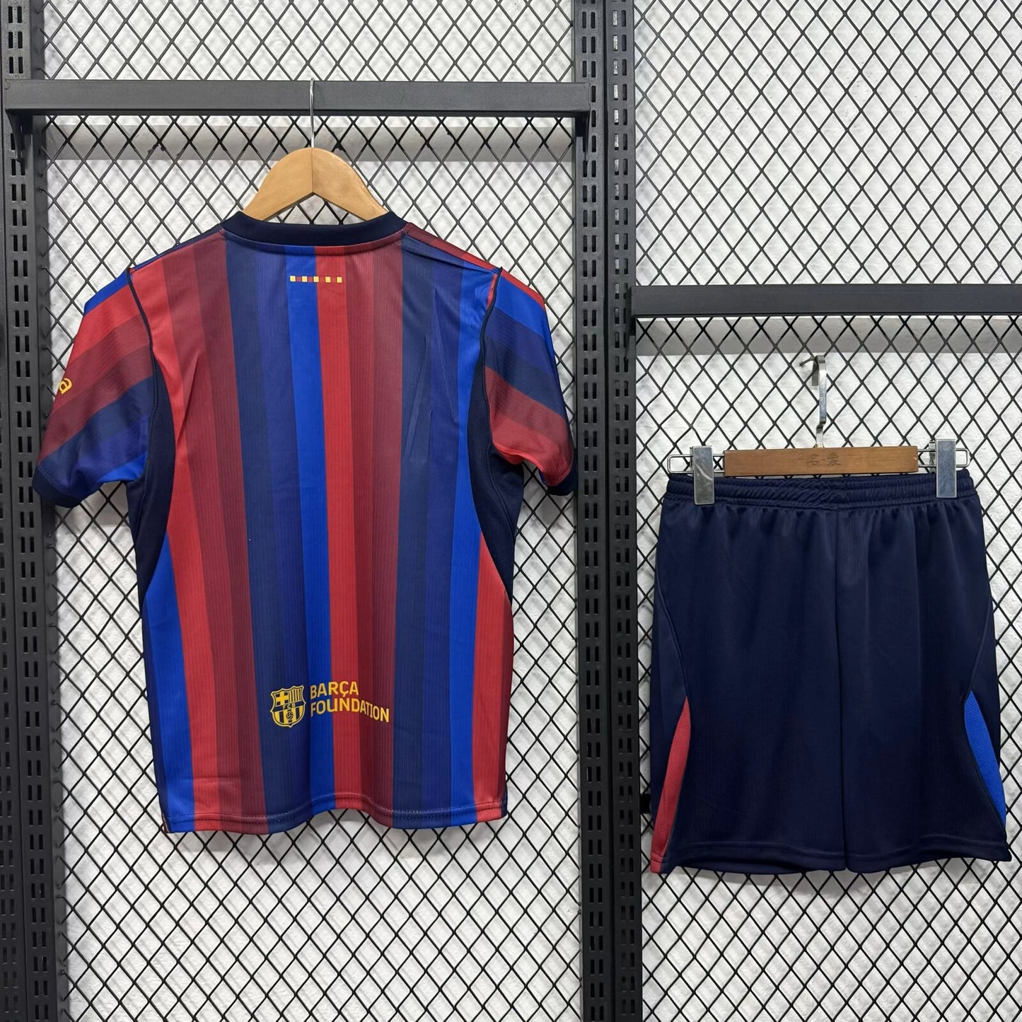 FC Barcelona 2026/27 – Home Jersey Kit Infantil