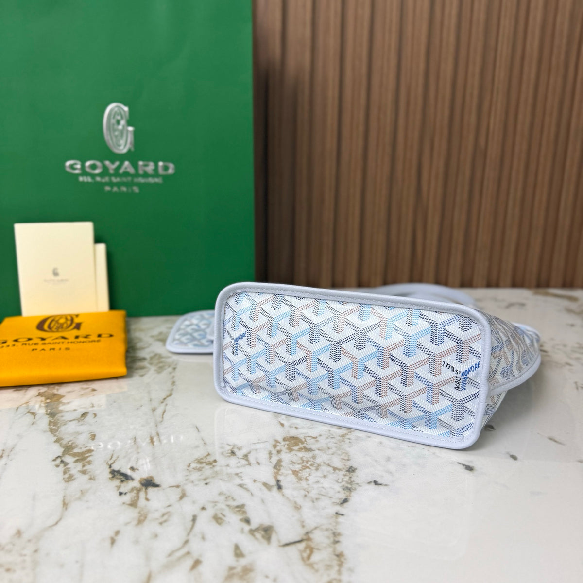 Goyard Anjou Mini – Branco & Azul Pastel