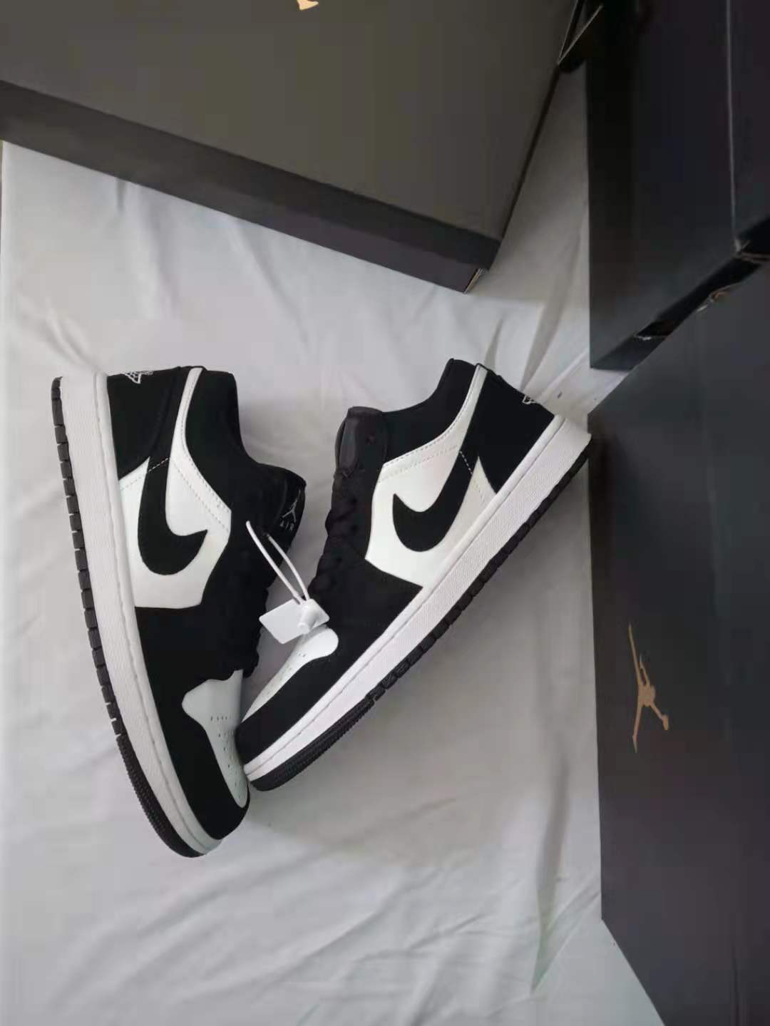Nike Air Jordan 1 Low – Black / White