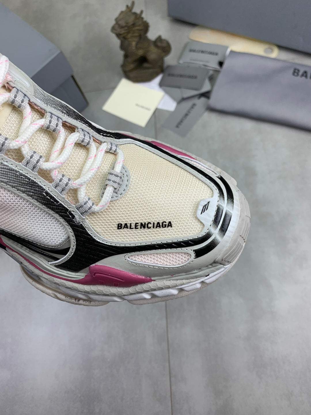 BALENCIAGA RUNNER – WHITE / PINK / BLACK