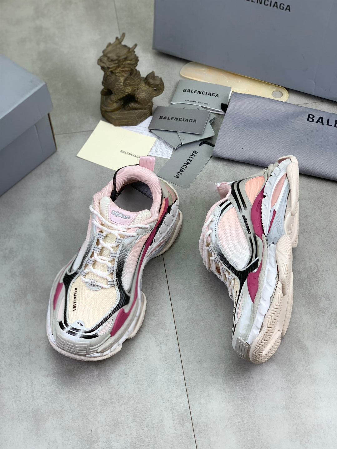 BALENCIAGA RUNNER – WHITE / PINK / BLACK