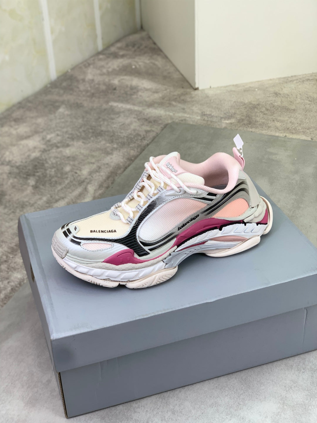 BALENCIAGA RUNNER – WHITE / PINK / BLACK