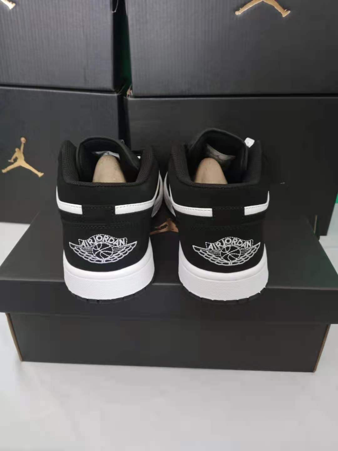 Nike Air Jordan 1 Low – Black / White