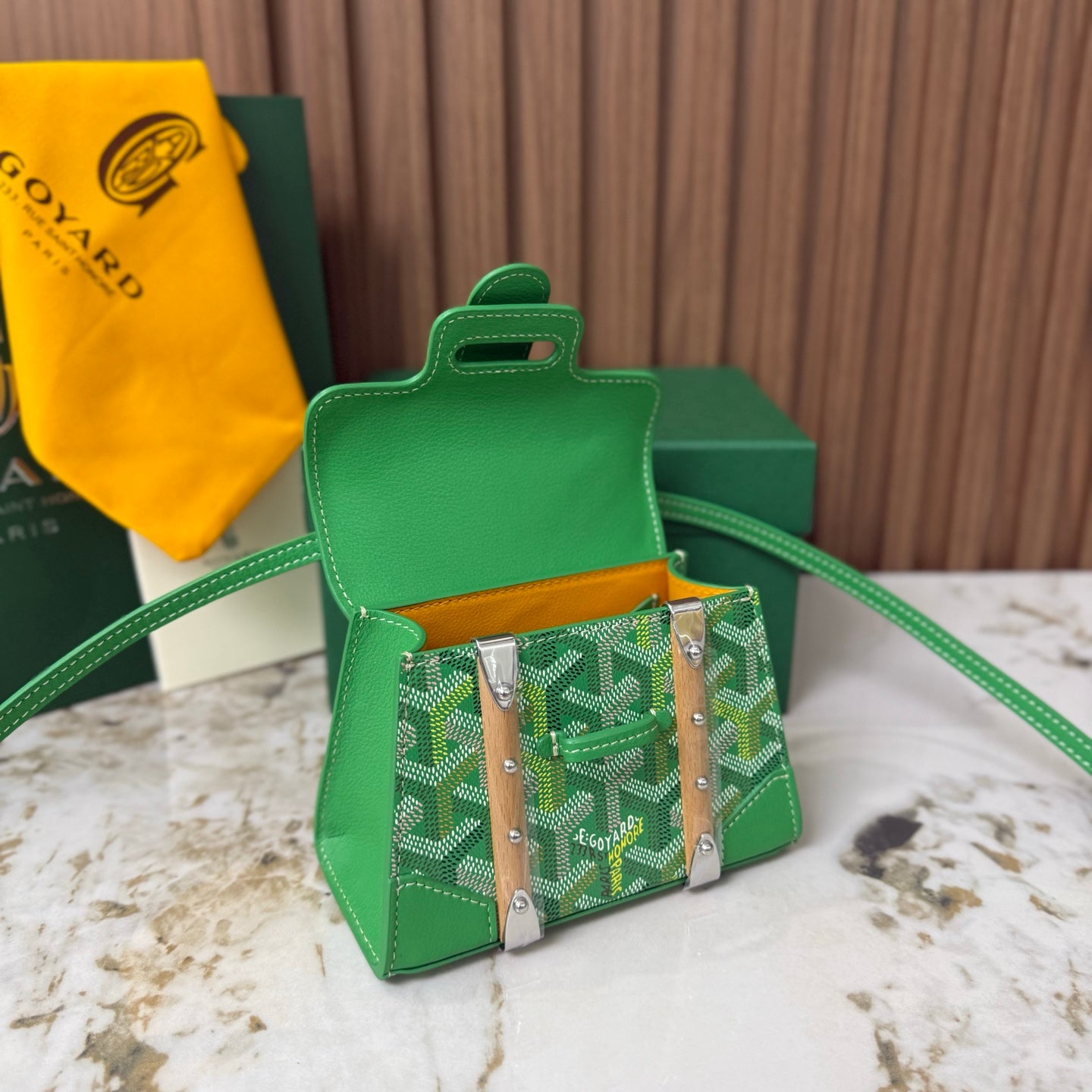 Goyard Saïgon Mini – Verde com Pega em Madeira