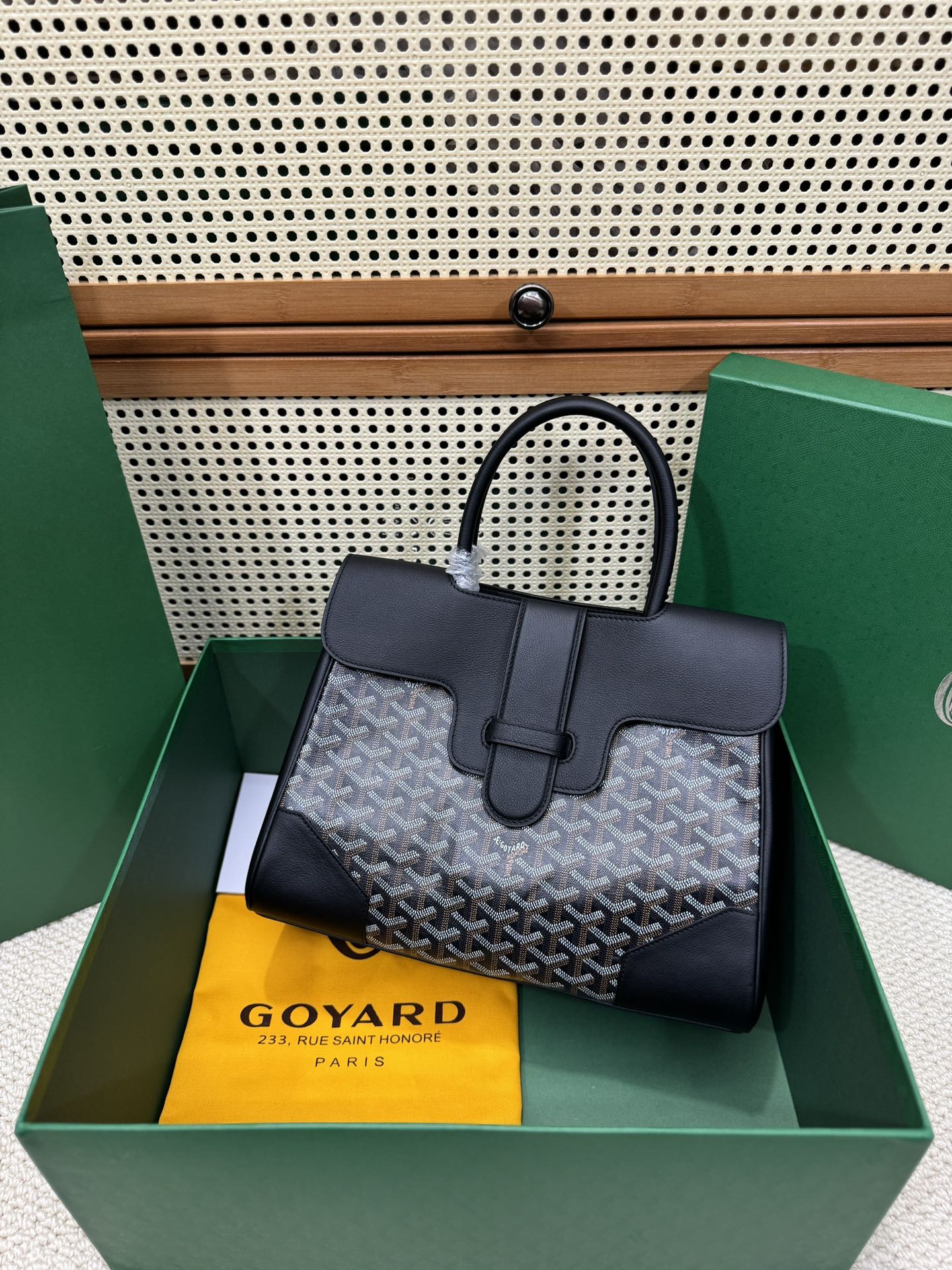 Goyard Saïgon Estructurado – Negro y Gris