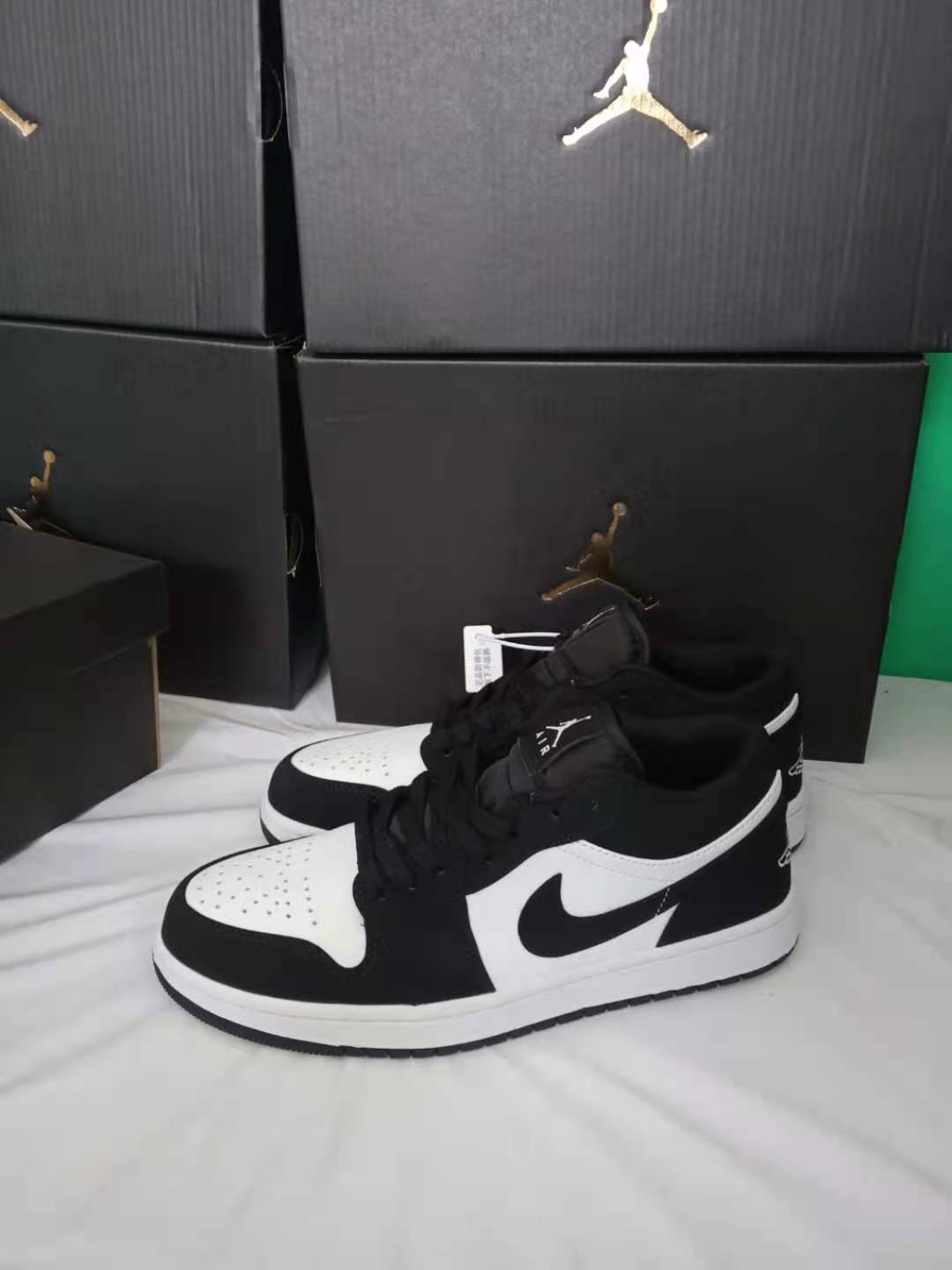 Nike Air Jordan 1 Low – Black / White