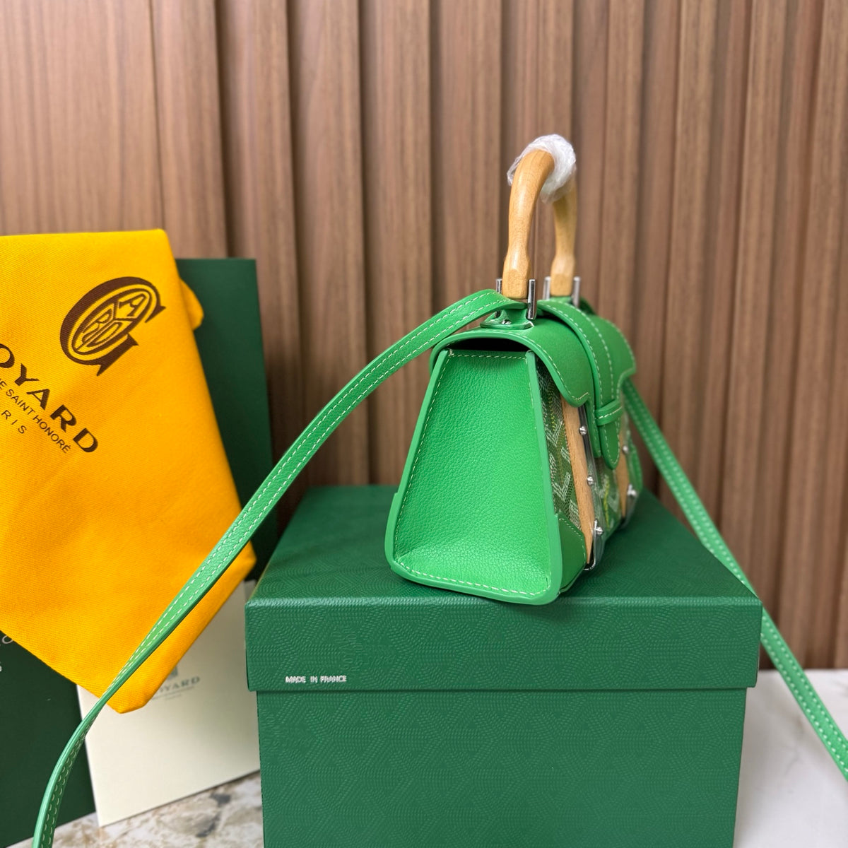 Goyard Saïgon Mini – Verde com Pega em Madeira