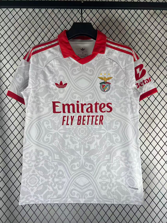 SL Benfica Away 26/27 – Branca
