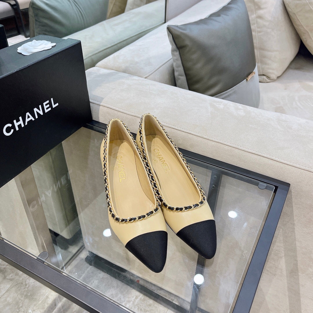 CHANEL Chain-Trim Cap-Toe Pumps
