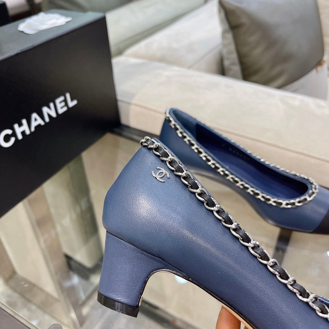 CHANEL Chain-Trim Cap-Toe Pumps