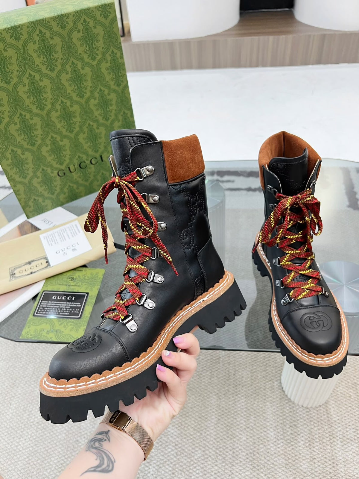 GUCCI INTERLOCKING G HIKING BOOTS – BLACK / BROWN