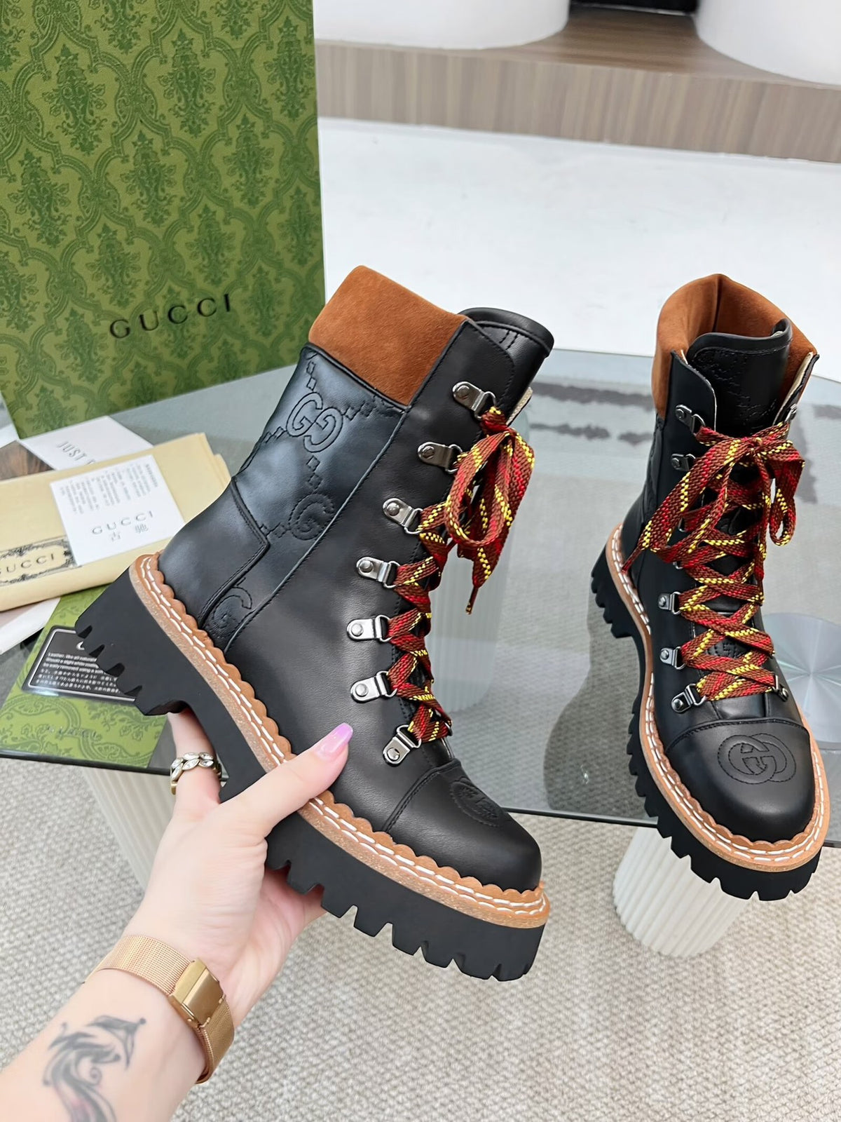 GUCCI INTERLOCKING G HIKING BOOTS – BLACK / BROWN