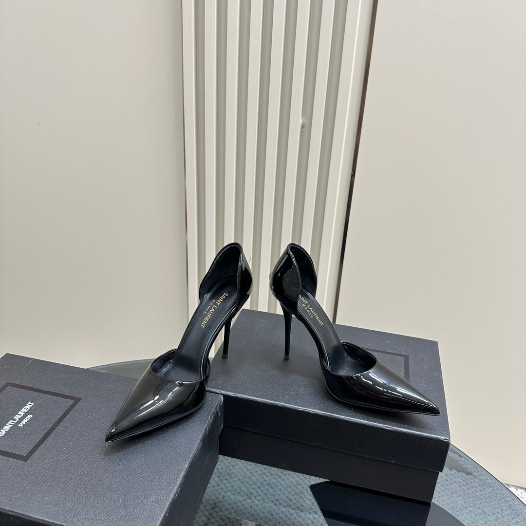 SAINT LAURENT D'ORSAY–STYLE PUMPS – BLACK PATENT