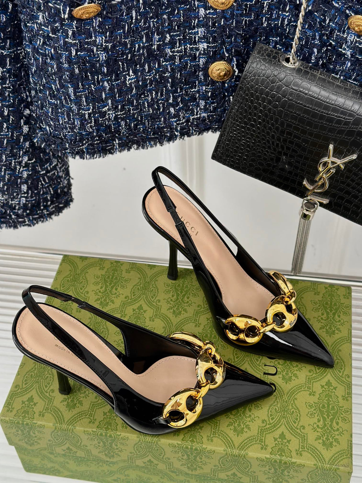 GUCCI SIGNORIA CHAIN SLINGBACK – BLACK / GOLD