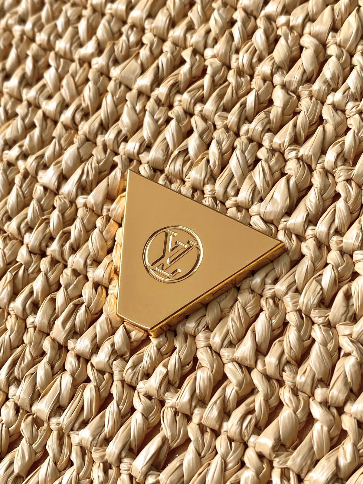 LOUIS VUITTON TWIST MM – NATURAL RAFFIA