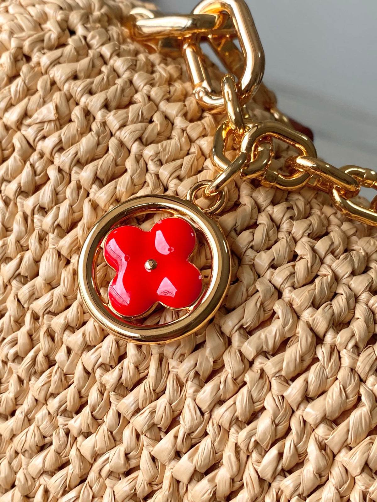 LOUIS VUITTON TWIST MM – NATURAL RAFFIA