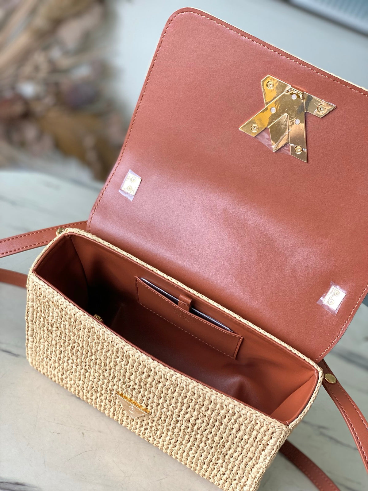 LOUIS VUITTON TWIST MM – NATURAL RAFFIA