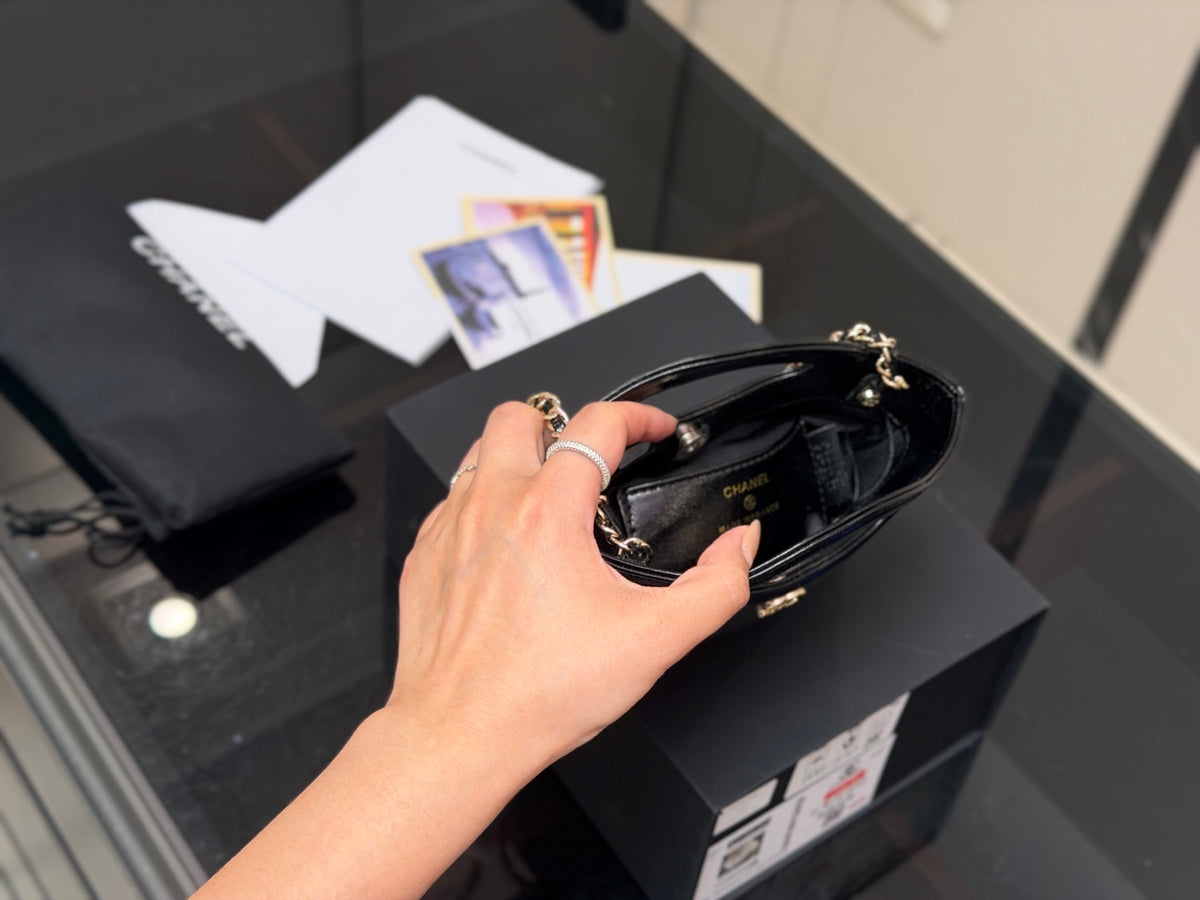 CHANEL Mini Shopping Bag / Mini Tote