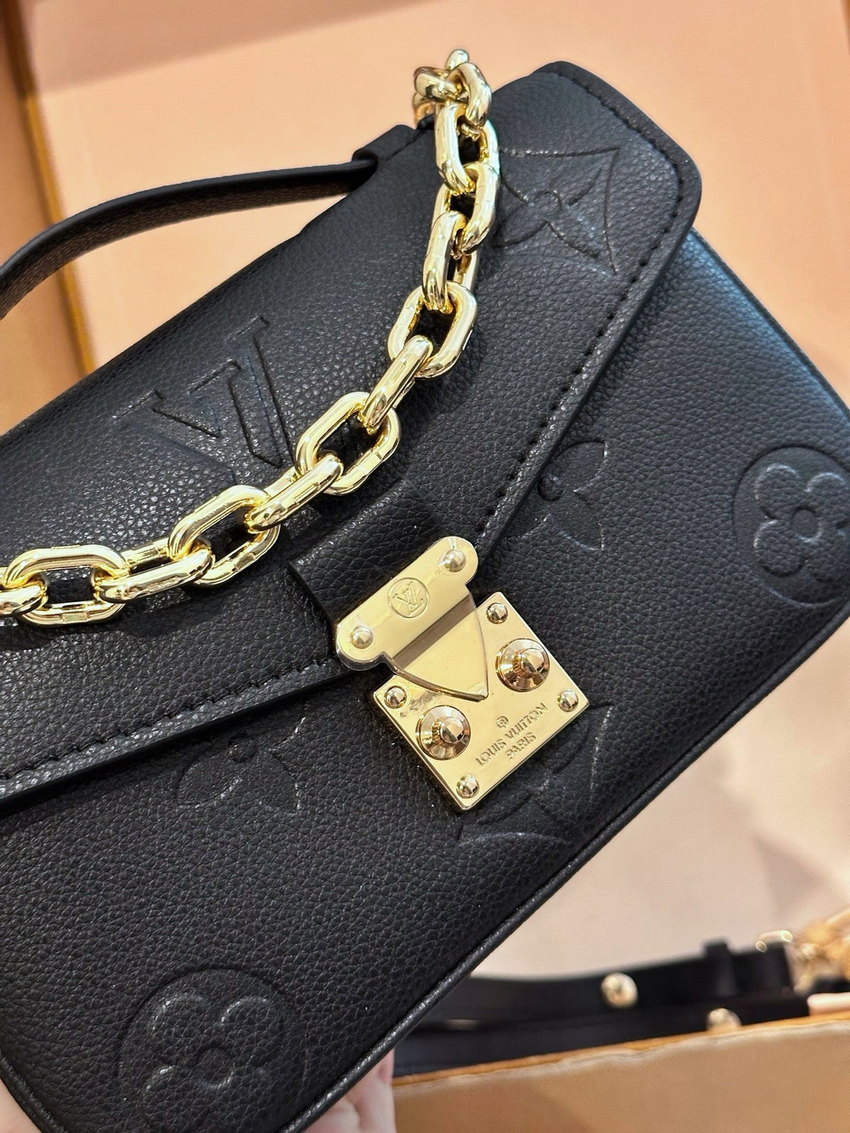 Louis Vuitton Pochette Métis East-West