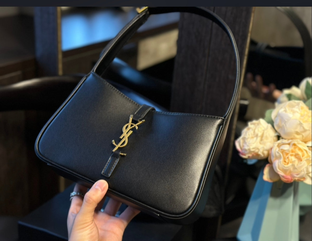 SAINT LAURENT LE 5 À 7 – BLACK / GOLD