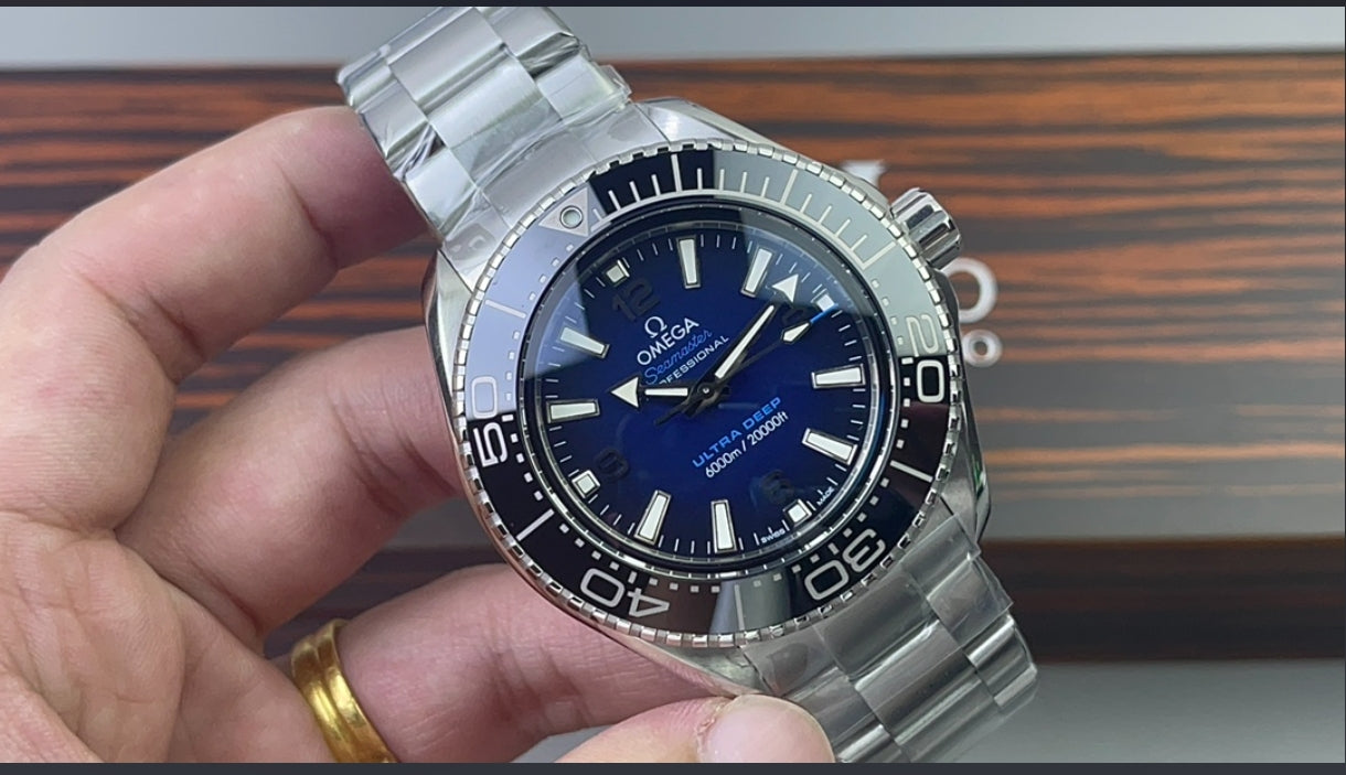 Omega Seamaster Planet Ocean 600M 43,5 mm, azul