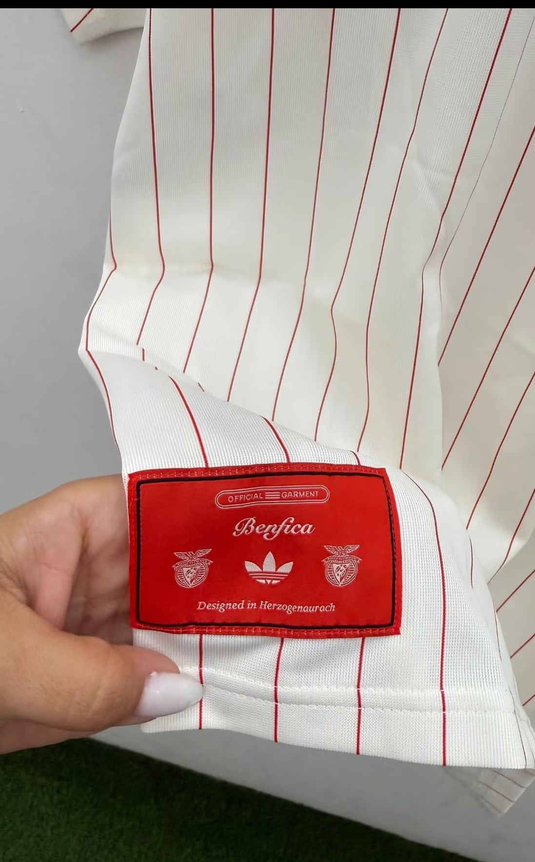 SL Benfica Adidas Originals Retro – Branca/Vermelha