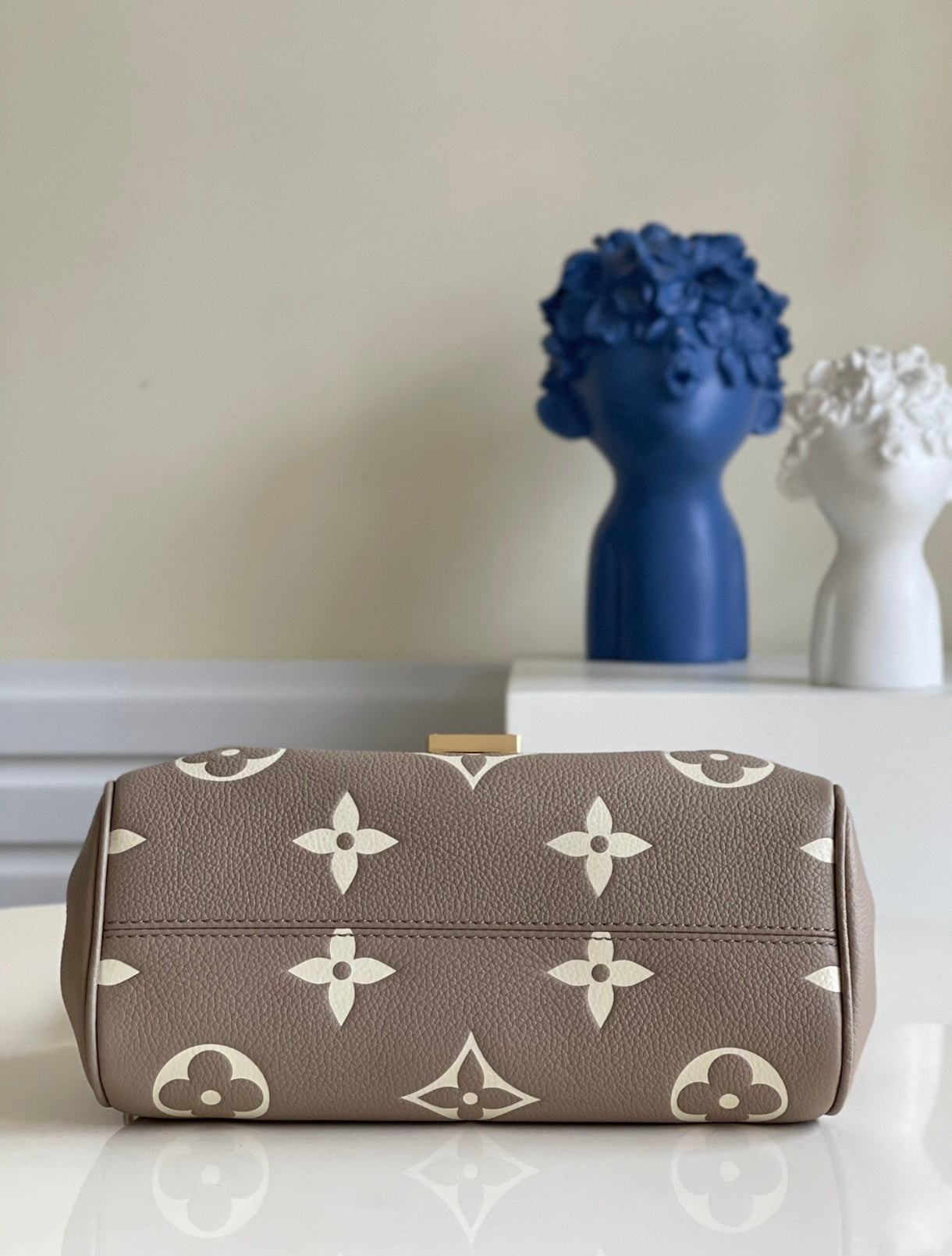 Louis Vuitton Pochette Métis East West