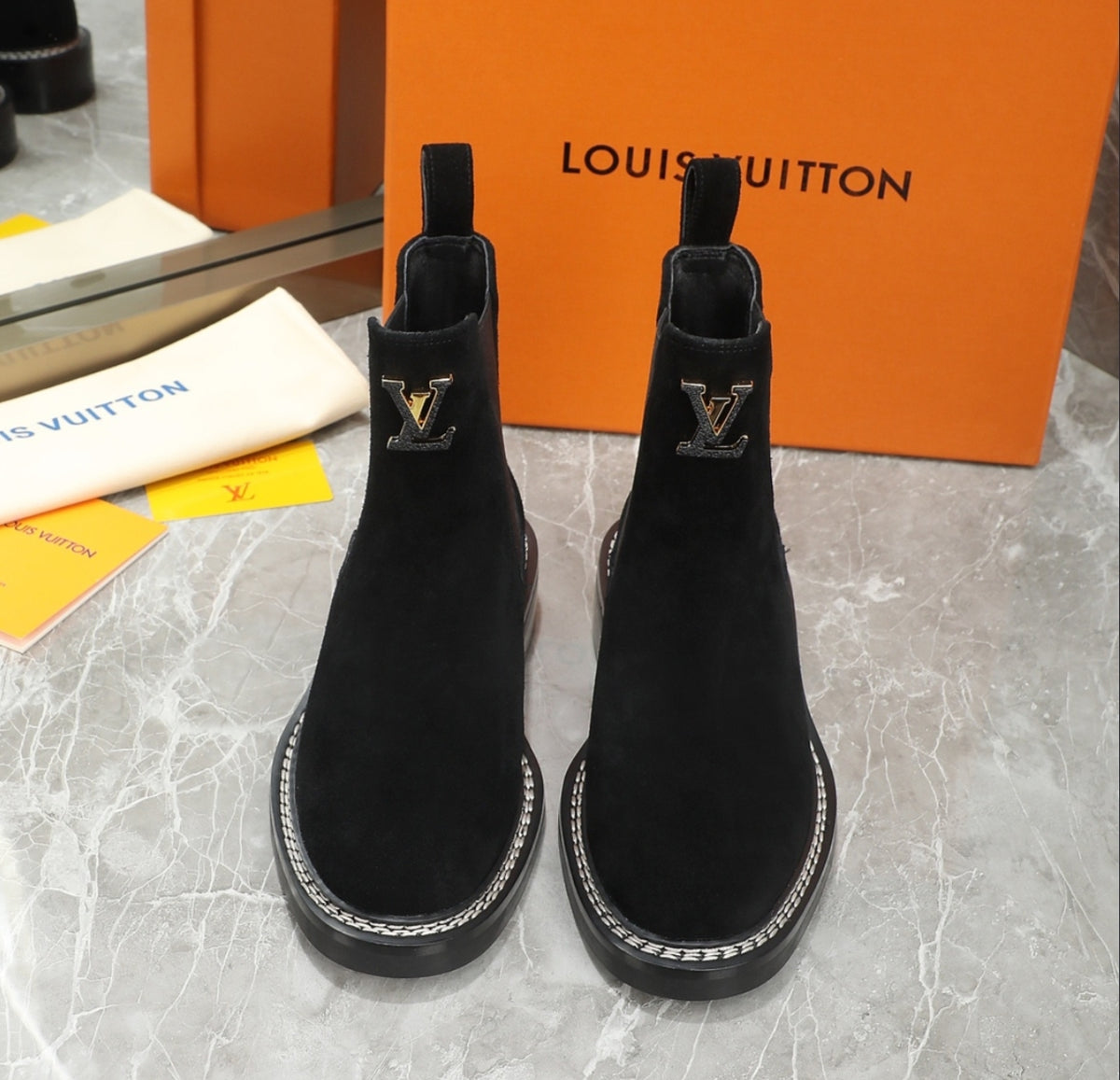 LOUIS VUITTON LV CHELSEA BOOTS – BLACK