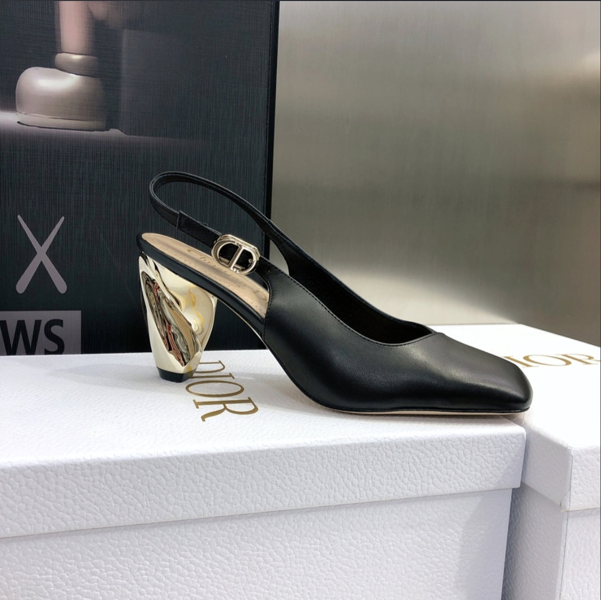Dior Black Slingback Pump – Sculptural Gold Heel