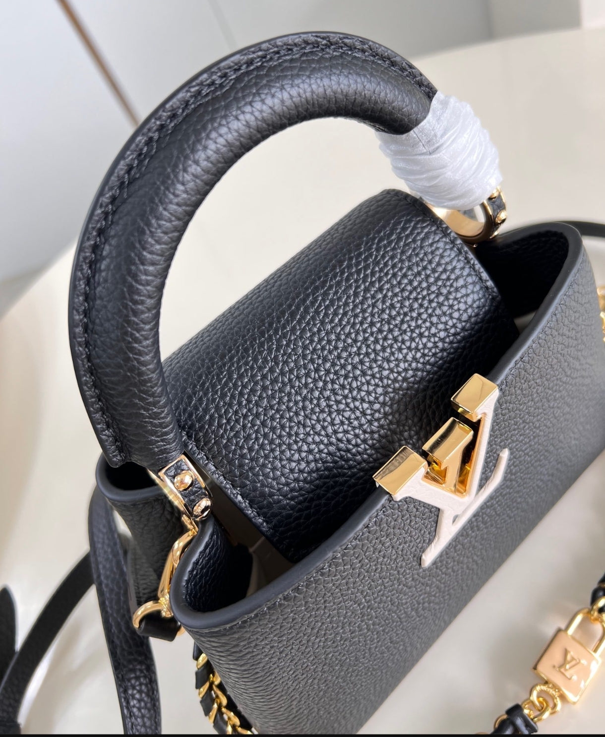 Louis Vuitton Capucines BB