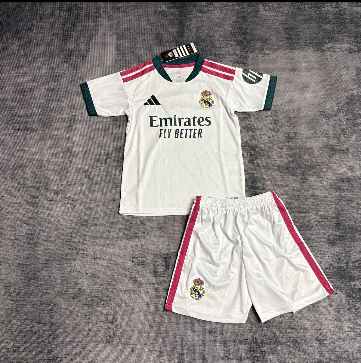 Camiseta de fútbol local infantil del Real Madrid 26/27