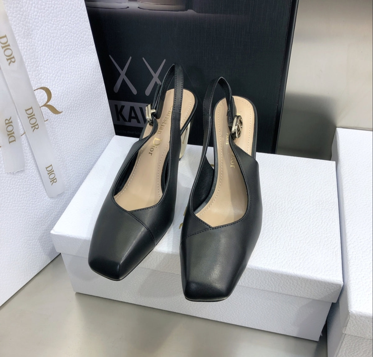 Dior Black Slingback Pump – Sculptural Gold Heel