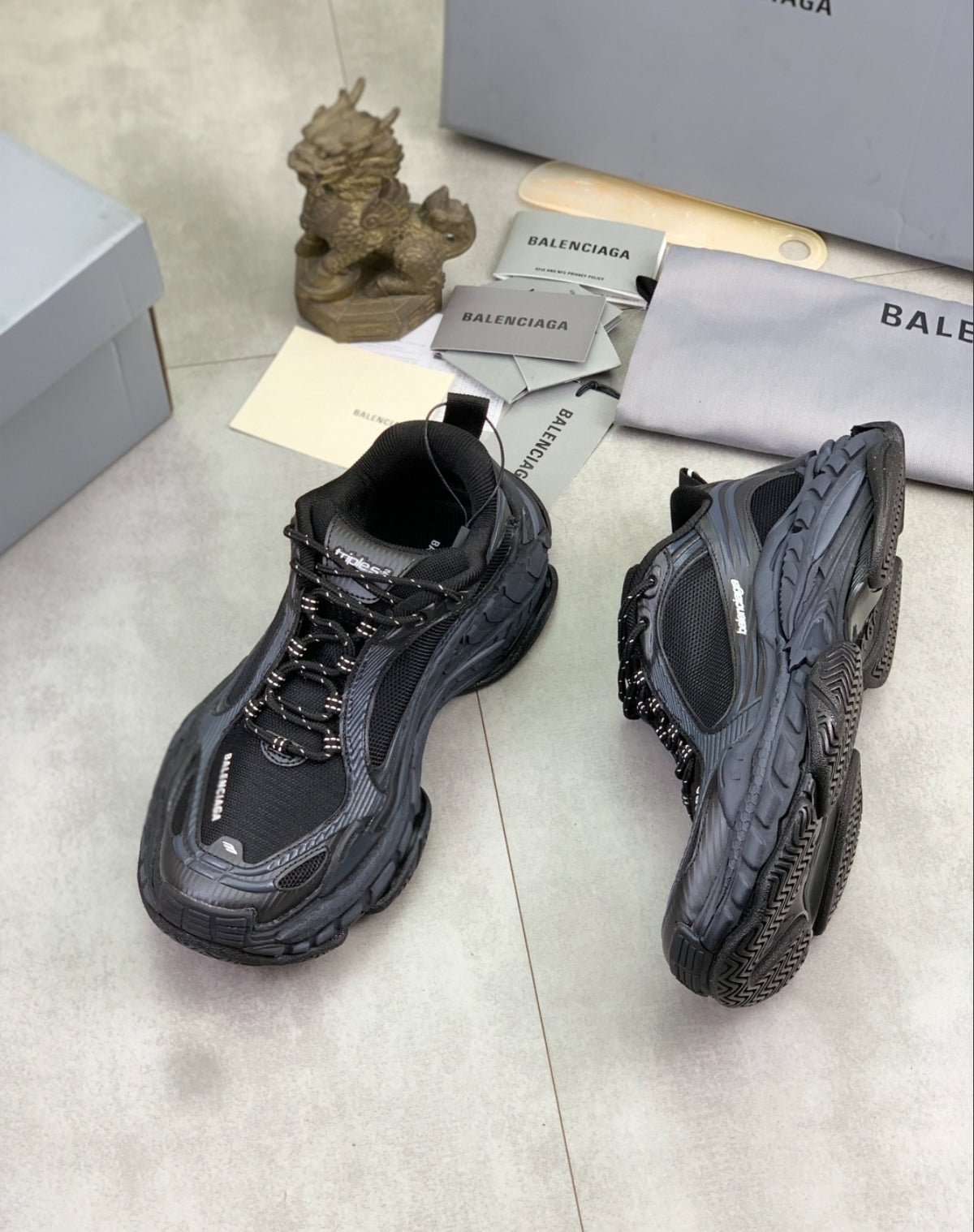 Balenciaga 3XL – Black