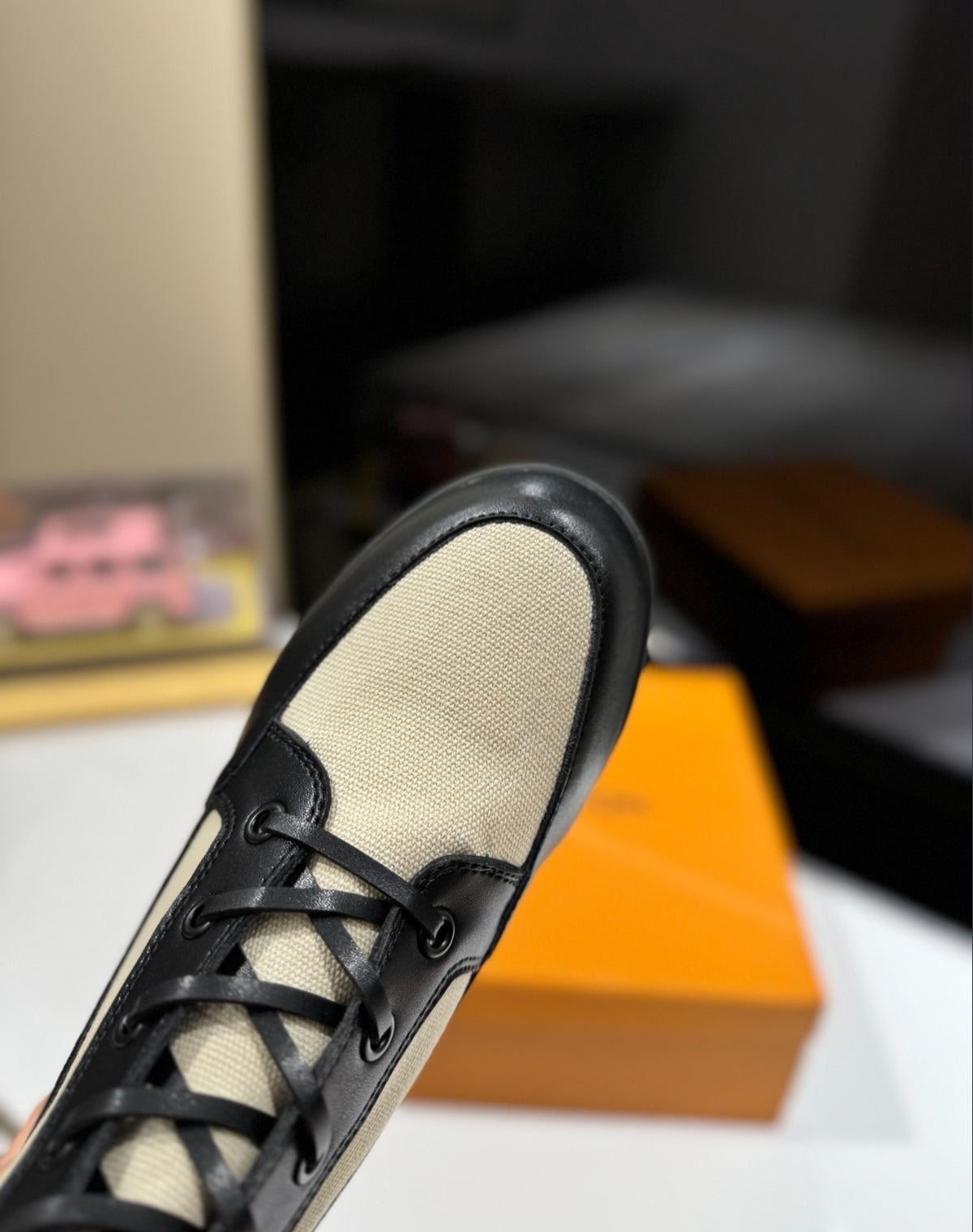LOUIS VUITTON LAUREATE PLATFORM DESERT BOOT – BEIGE / BLACK