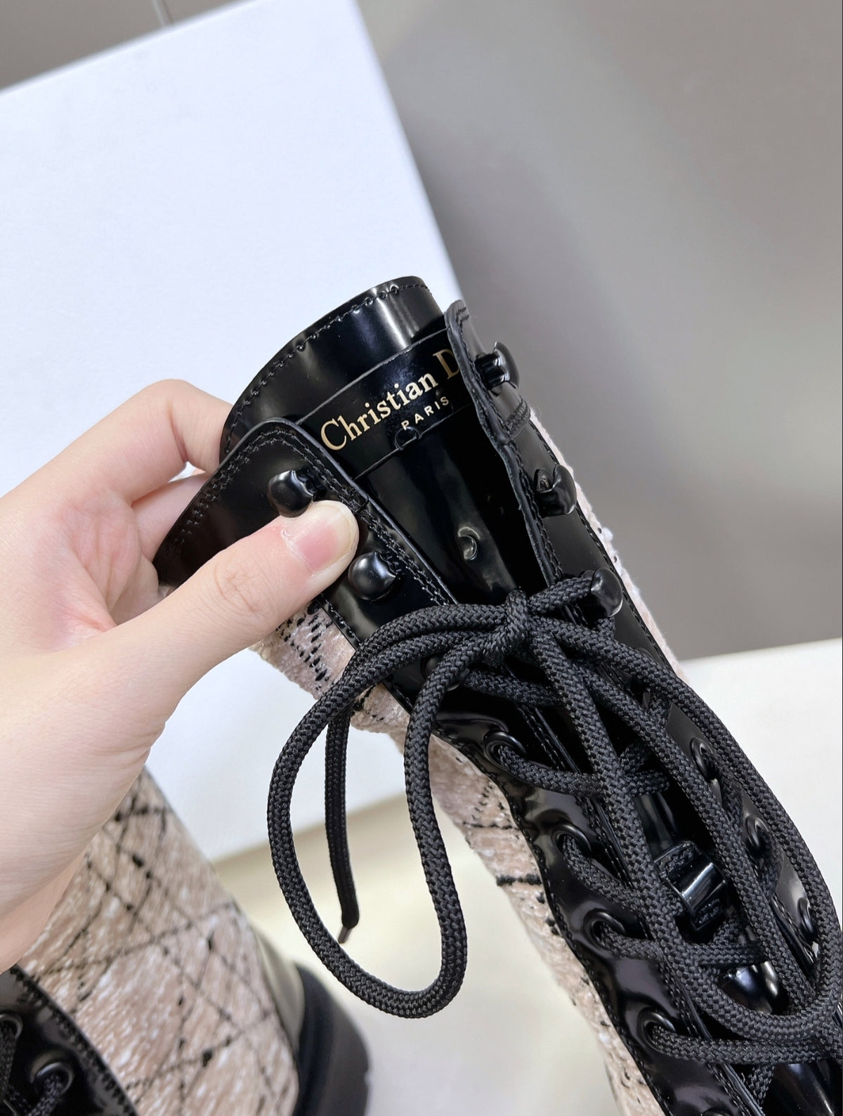 DIOR D-MAJOR–STYLE LACE-UP BOOTS – BEIGE CANNAGE / BLACK