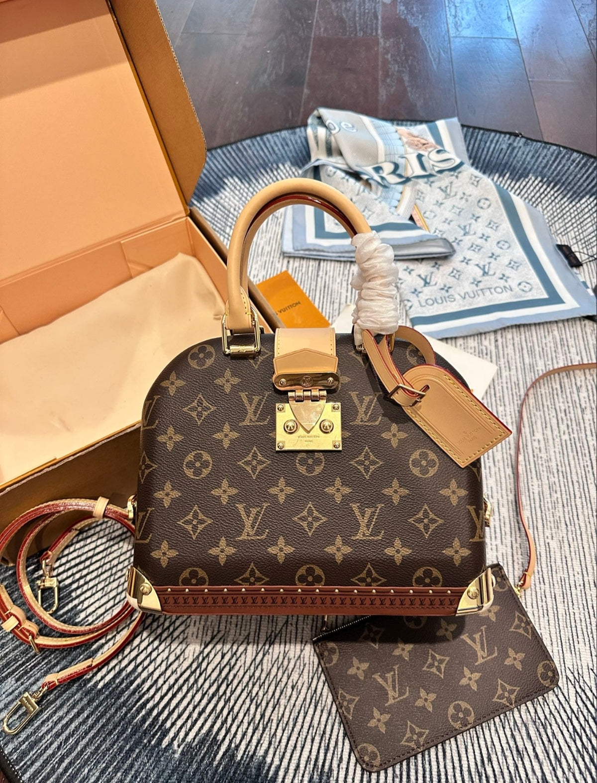 Louis Vuitton Alma Trunk BB – Monogram
