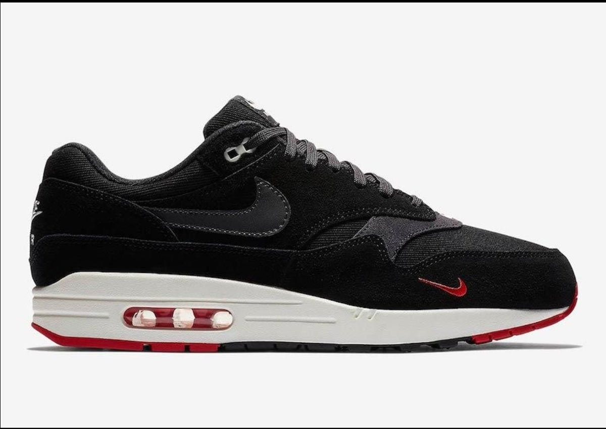 Nike Air Max 1 Mini Swoosh Bred