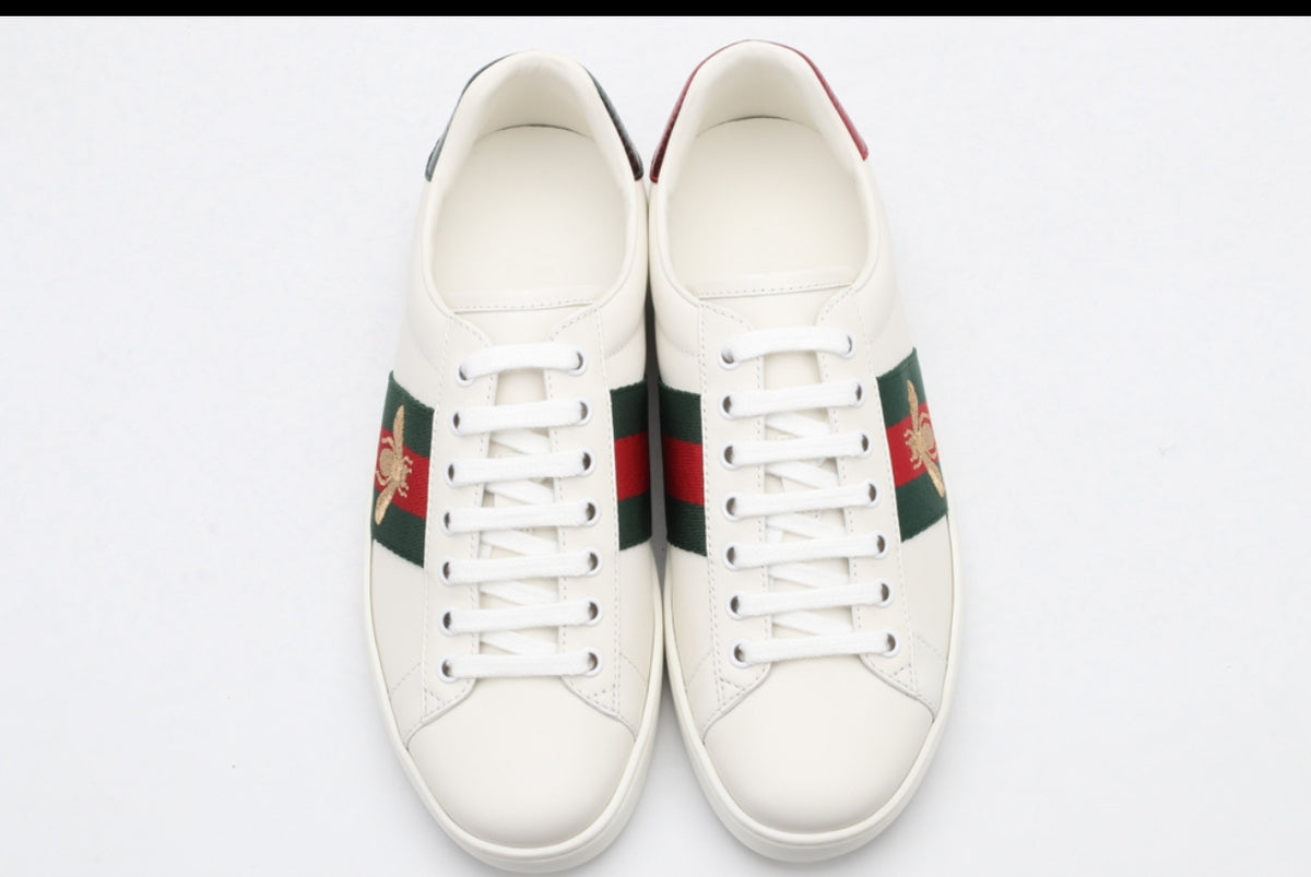 Gucci Ace Sneaker com Abelha Bordada